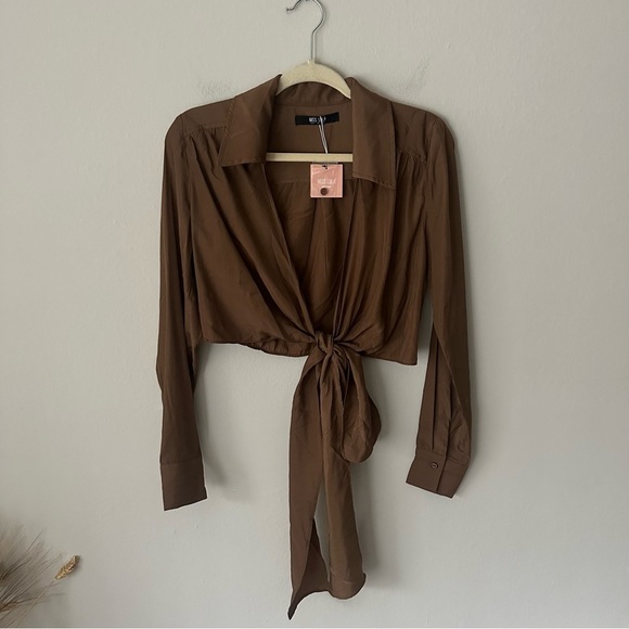 Miss Lola INIZA LONG SLEEVE COLLAR WRAP TOP - BROWN Size Small NWT - Picture 5 of 10